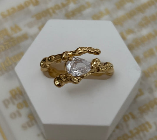 Ava Ring