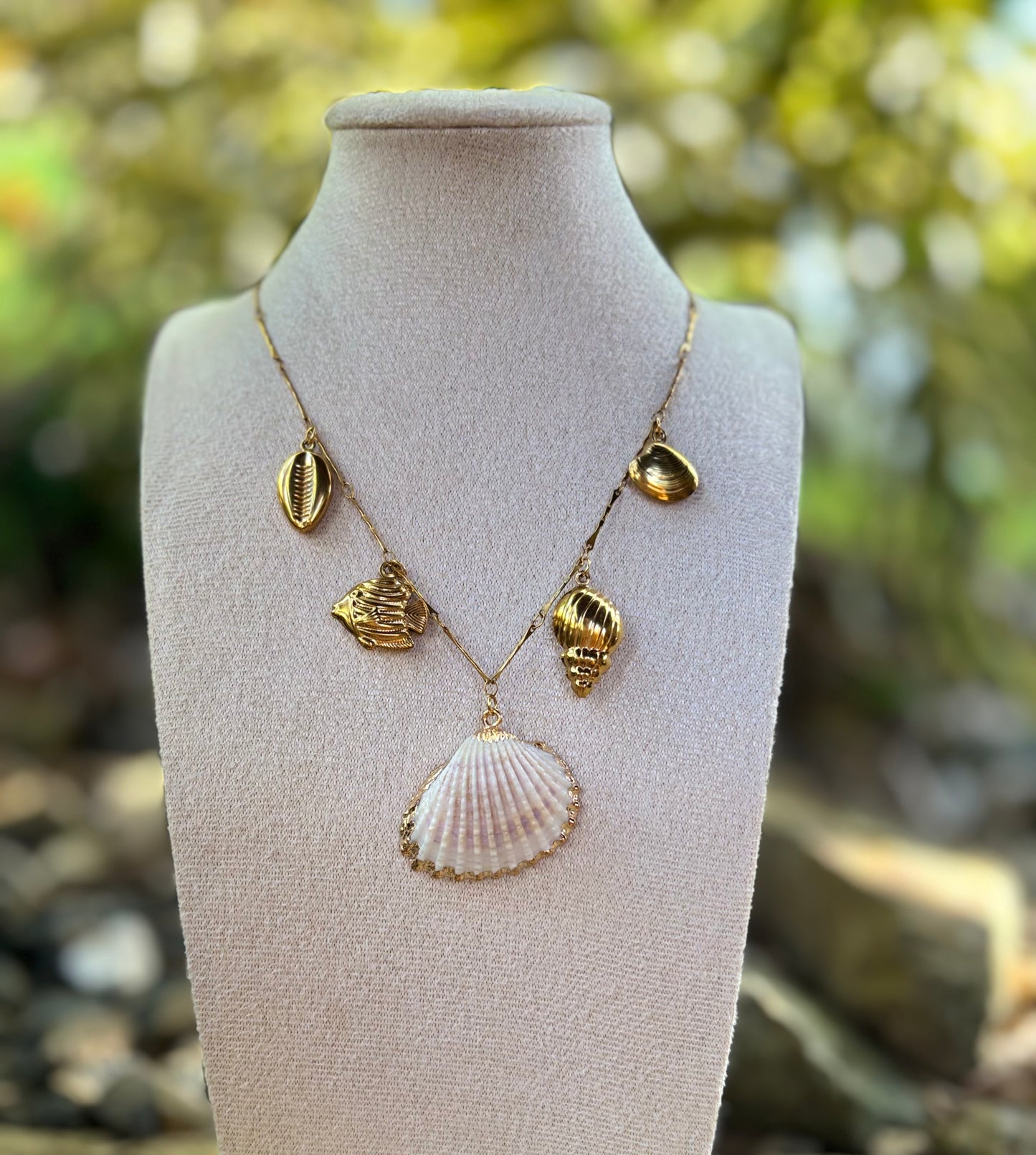 Feda Necklace