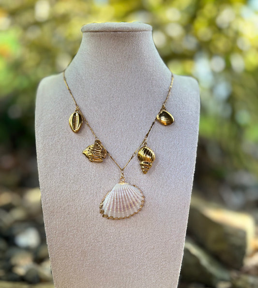 Feda Necklace